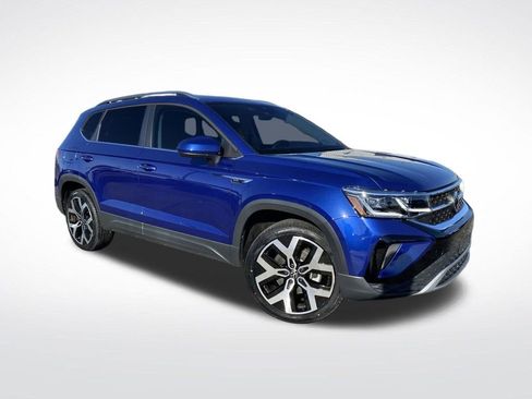 Certified 2022 Volkswagen Taos SEL image 41