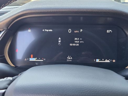 New 2025 Jeep Grand Cherokee L Altitude image 14