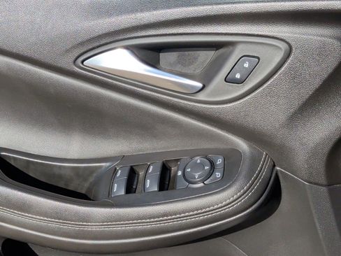 Used 2024 Buick Encore GX Sport Touring image 11