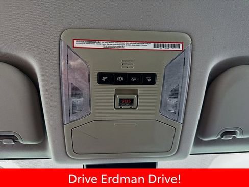 Used 2019 Toyota RAV4 LE FWD image 17