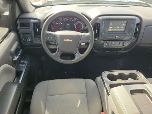 Used 2018 Chevrolet Silverado 1500 Custom w/ Custom Convenience Package image 12