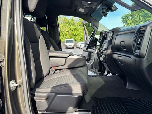 Used 2023 Chevrolet Silverado 2500 Custom w/ Custom Value Package AWD/4WD image 9