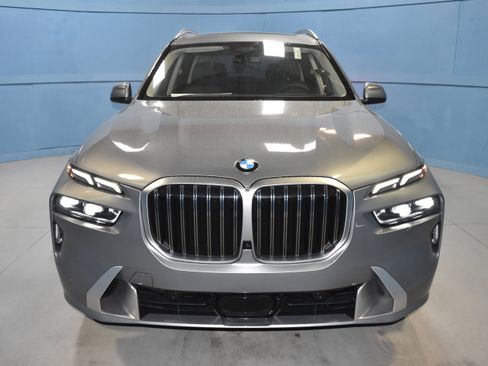 New 2026 BMW X7 xDrive40i w/ Executive Package image 24