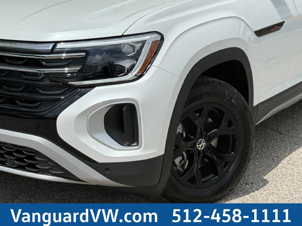 New 2026 Volkswagen Atlas Peak Edition AWD/4WD image 3