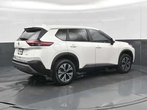 Used 2023 Nissan Rogue SV FWD image 3