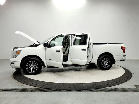 Used 2023 Nissan Titan SV w/ Accessory Utility Package image 12