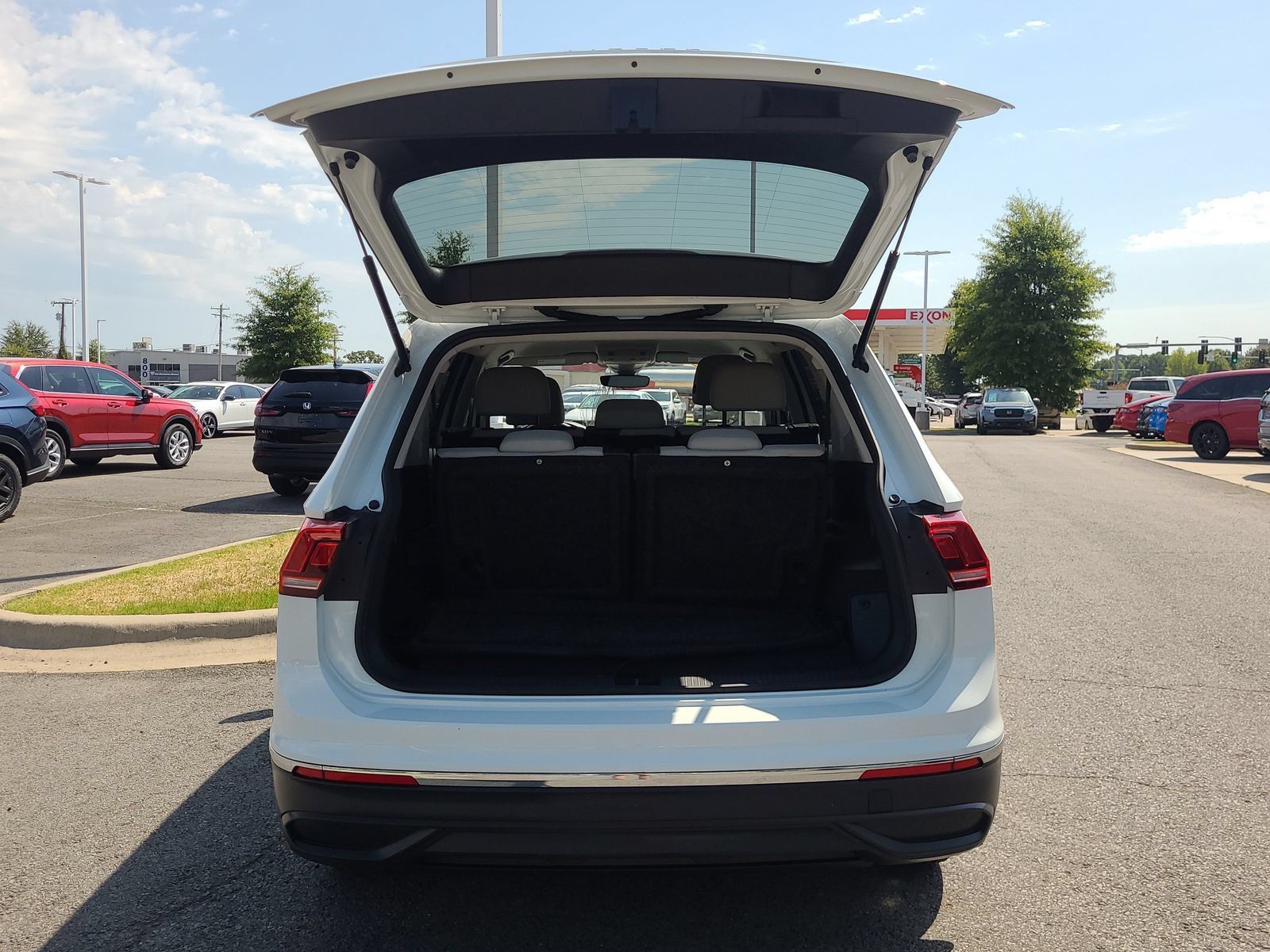 Used 2024 Volkswagen Tiguan S FWD image 15