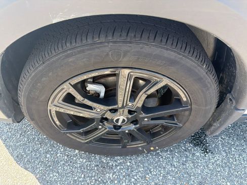 Used 2023 Nissan Kicks SR w/ SR Premium Package FWD image 13