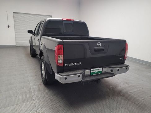 Used 2014 Nissan Frontier SV w/ SV Value Truck Package RWD image 6