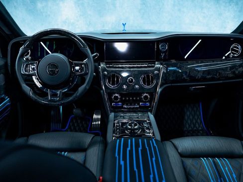 Used 2026 Rolls-Royce Cullinan AWD/4WD image 43