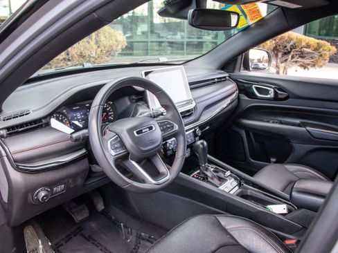 Used 2023 Jeep Compass Trailhawk image 11