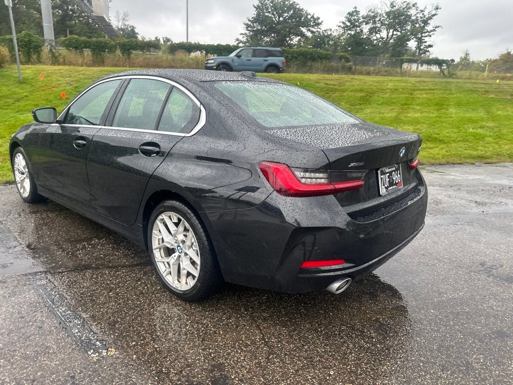 Used 2025 BMW 330i xDrive Sedan AWD/4WD image 18