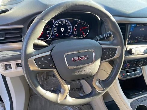 Used 2021 GMC Acadia Denali w/ Denali Technology Package image 9