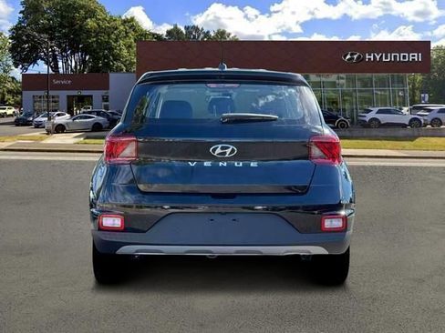 New 2026 Hyundai Venue SE FWD image 6
