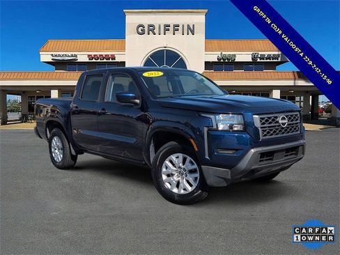 Used 2022 Nissan Frontier SV image 1