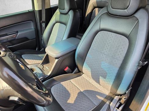 Used 2020 Chevrolet Colorado Z71 AWD/4WD image 24