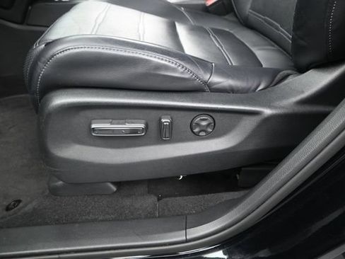 Used 2018 Honda CR-V Touring image 12