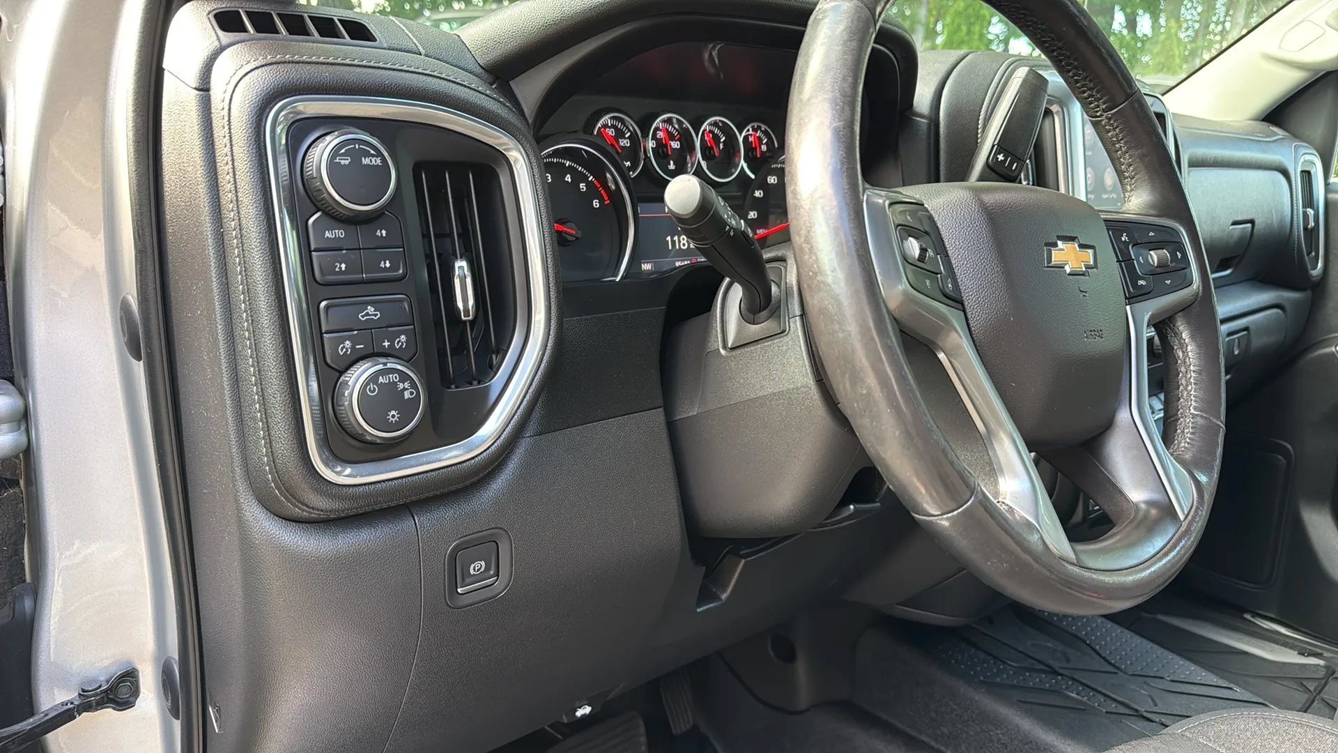 Used 2020 Chevrolet Silverado 1500 LT w/ All-Star Edition AWD/4WD image 40