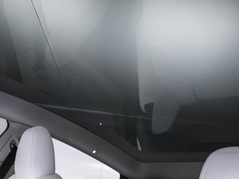 Used 2024 Tesla Model Y Performance image 6