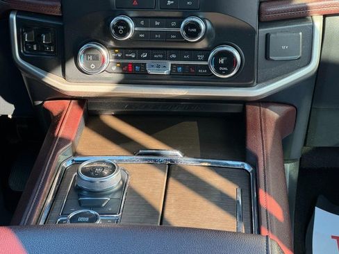 Used 2022 Ford Expedition Max Limited image 15