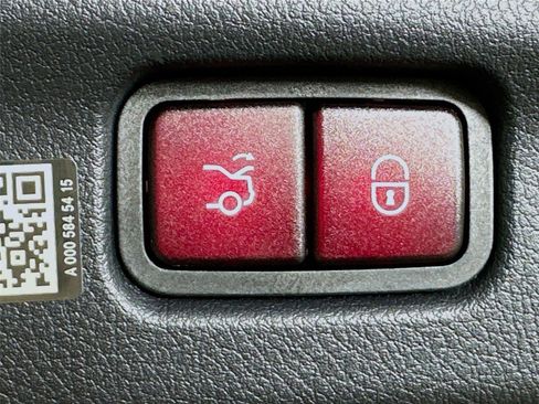 Certified 2024 Mercedes-Benz C 300 4MATIC Sedan image 33