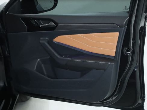 Certified 2024 Volkswagen Jetta SEL FWD image 33