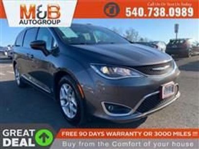 Used 2017 Chrysler Pacifica Touring-L w/ Tire & Wheel Group