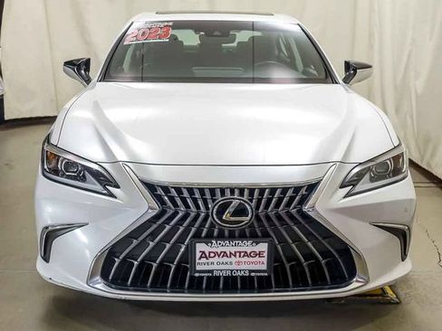 Used 2023 Lexus ES 350 w/ Premium Package FWD image 3