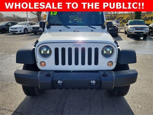 Used 2015 Jeep Wrangler Unlimited Rubicon w/ Connectivity Group image 8