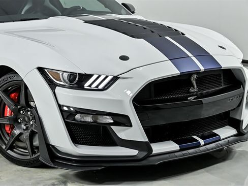 Used 2020 Ford Mustang Shelby GT500 w/ Carbon Fiber Track Pack RWD image 2