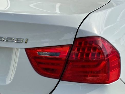 Used 2011 BMW 328i Sedan RWD image 30