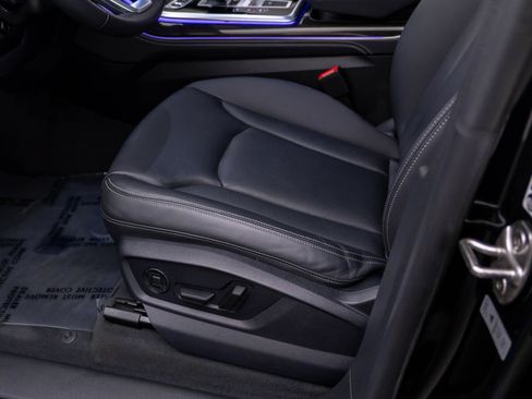 Used 2025 Audi Q8 Premium Plus AWD/4WD image 16