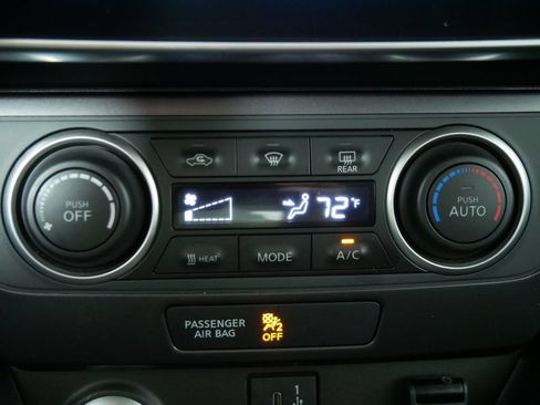 Used 2025 Nissan Leaf S FWD image 30