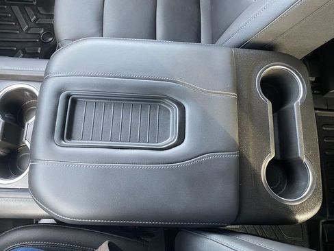 Used 2023 Chevrolet Suburban Z71 w/ Z71 Off-Road Package image 24