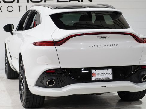 Used 2022 Aston Martin DBX AWD/4WD image 37