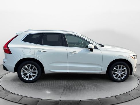 Used 2019 Volvo XC60 T5 Momentum w/ Premium Package FWD image 8