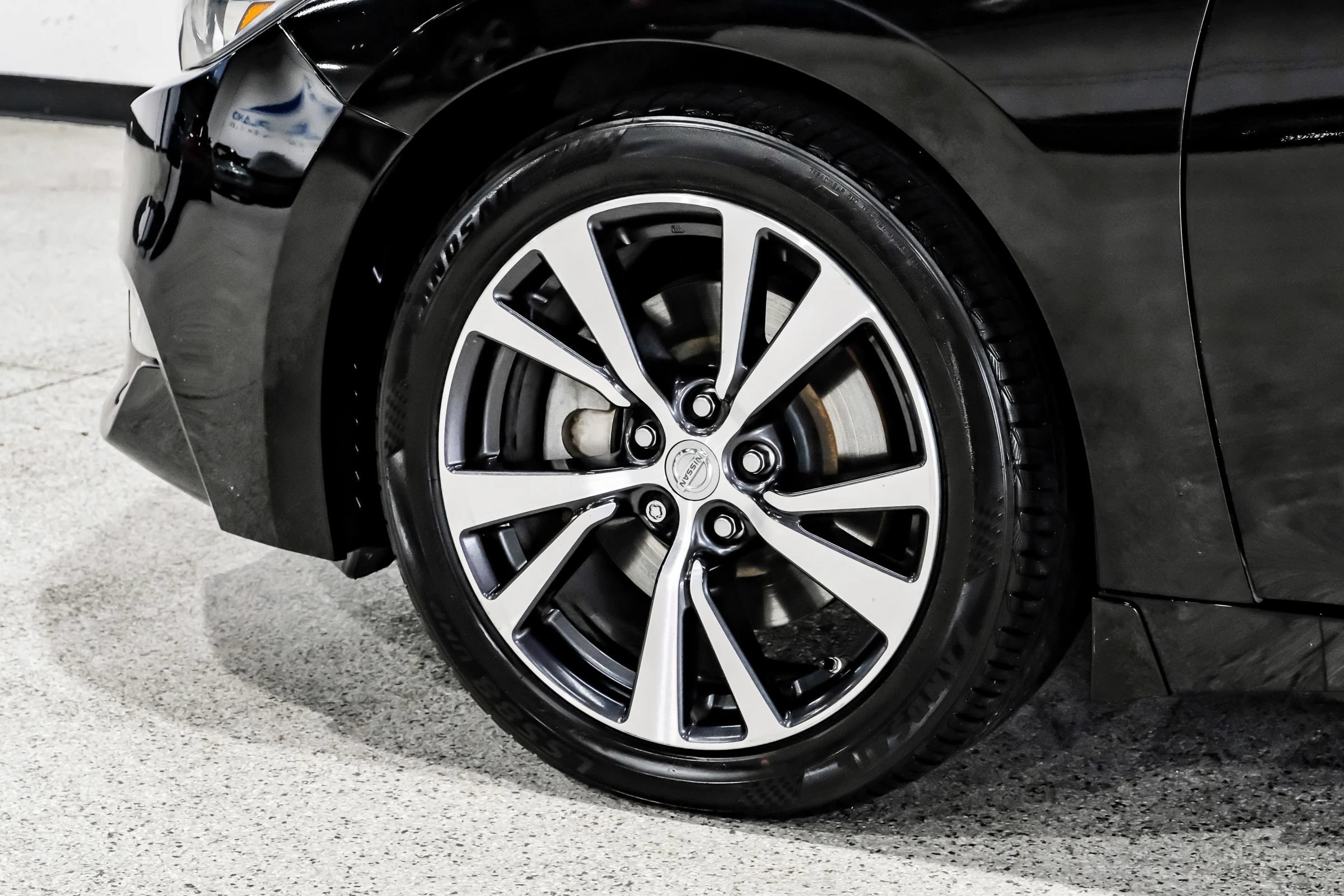 Used 2016 Nissan Maxima Platinum FWD image 55