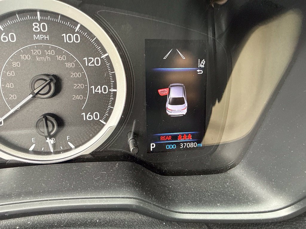 Used 2022 Toyota Corolla LE FWD image 5