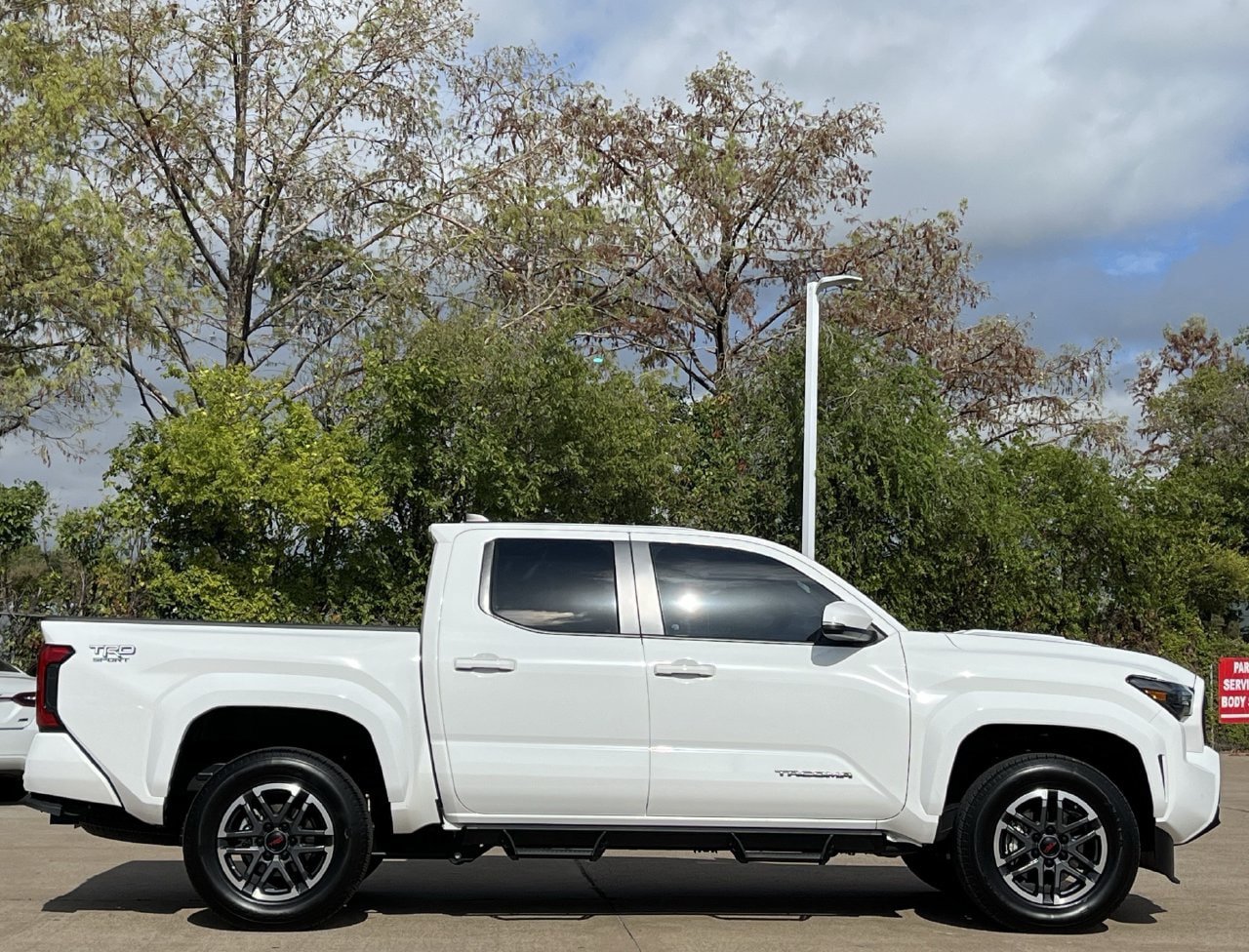Used 2025 Toyota Tacoma TRD Sport w/ TRD Sport Upgrade Package RWD image 3
