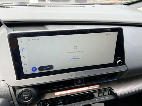 Used 2025 Toyota Prius XLE FWD image 19