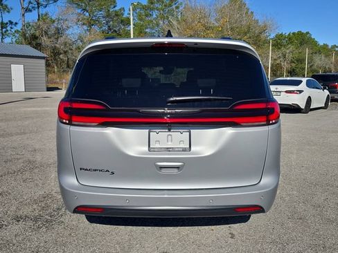 New 2026 Chrysler Pacifica Select w/ S Appearance Package FWD image 5
