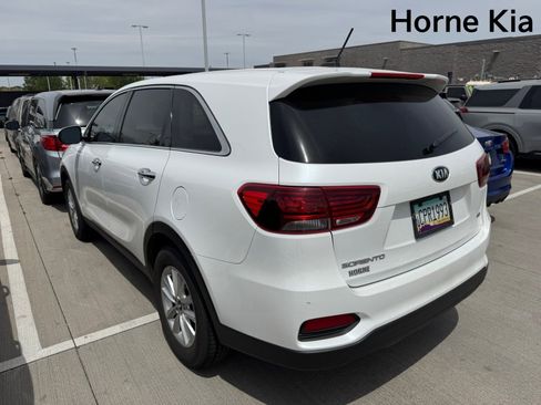 Used 2019 Kia Sorento L FWD image 3