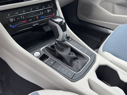 New 2026 Volkswagen Jetta SE image 17