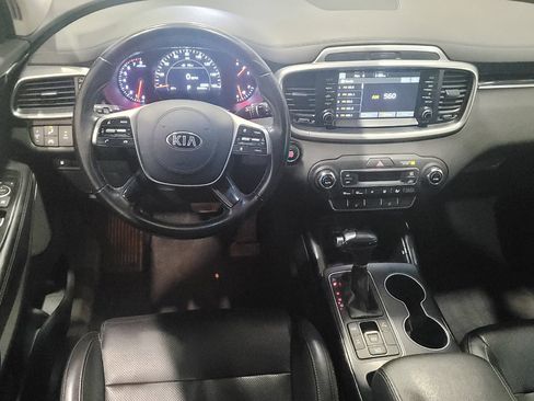 Used 2019 Kia Sorento SX image 22
