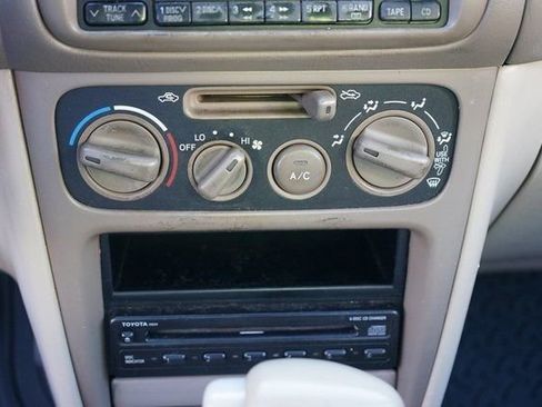 Used 2000 Toyota Corolla CE image 3