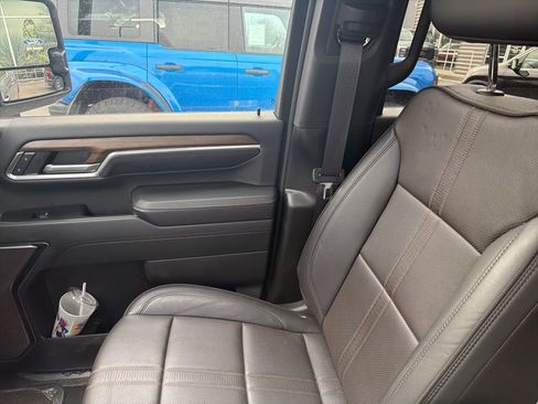 Used 2024 Chevrolet Silverado 2500 High Country w/ High Country Premium Package image 14