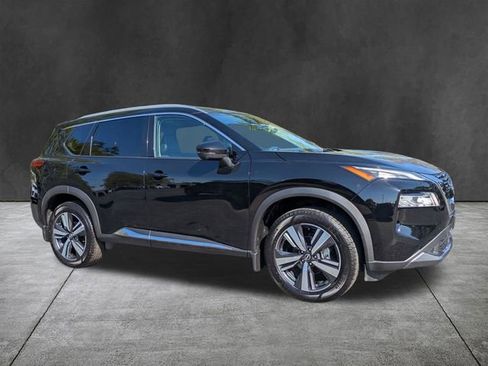 Used 2023 Nissan Rogue SL image 3