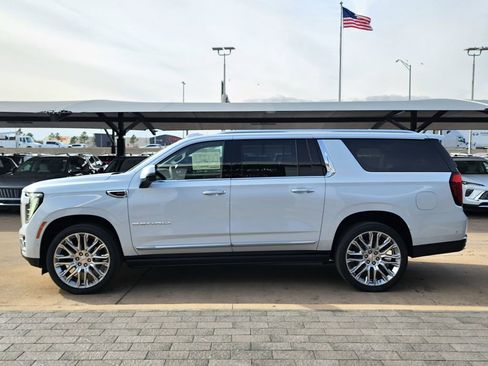 New 2026 GMC Yukon XL Denali w/ Denali Reserve Package AWD/4WD image 5
