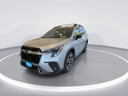 Used 2024 Subaru Ascent Touring AWD/4WD image 4