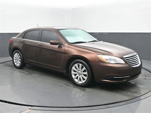 Used 2012 Chrysler 200 Touring image 7